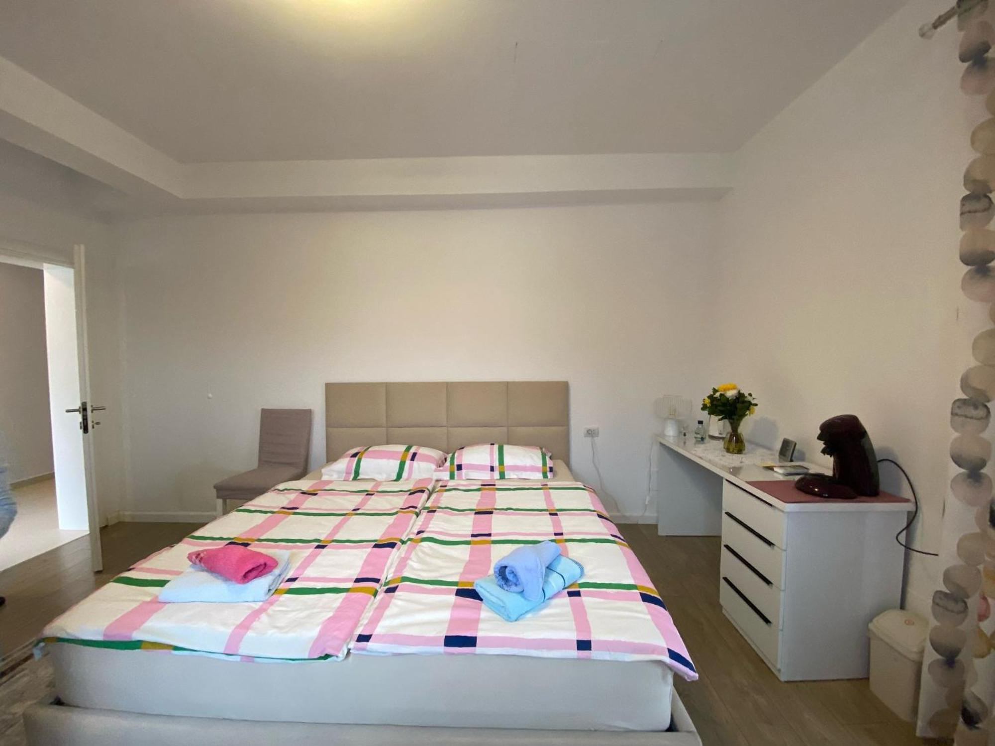 Bright & Cozy Room With Balcony Corovode ภายนอก รูปภาพ